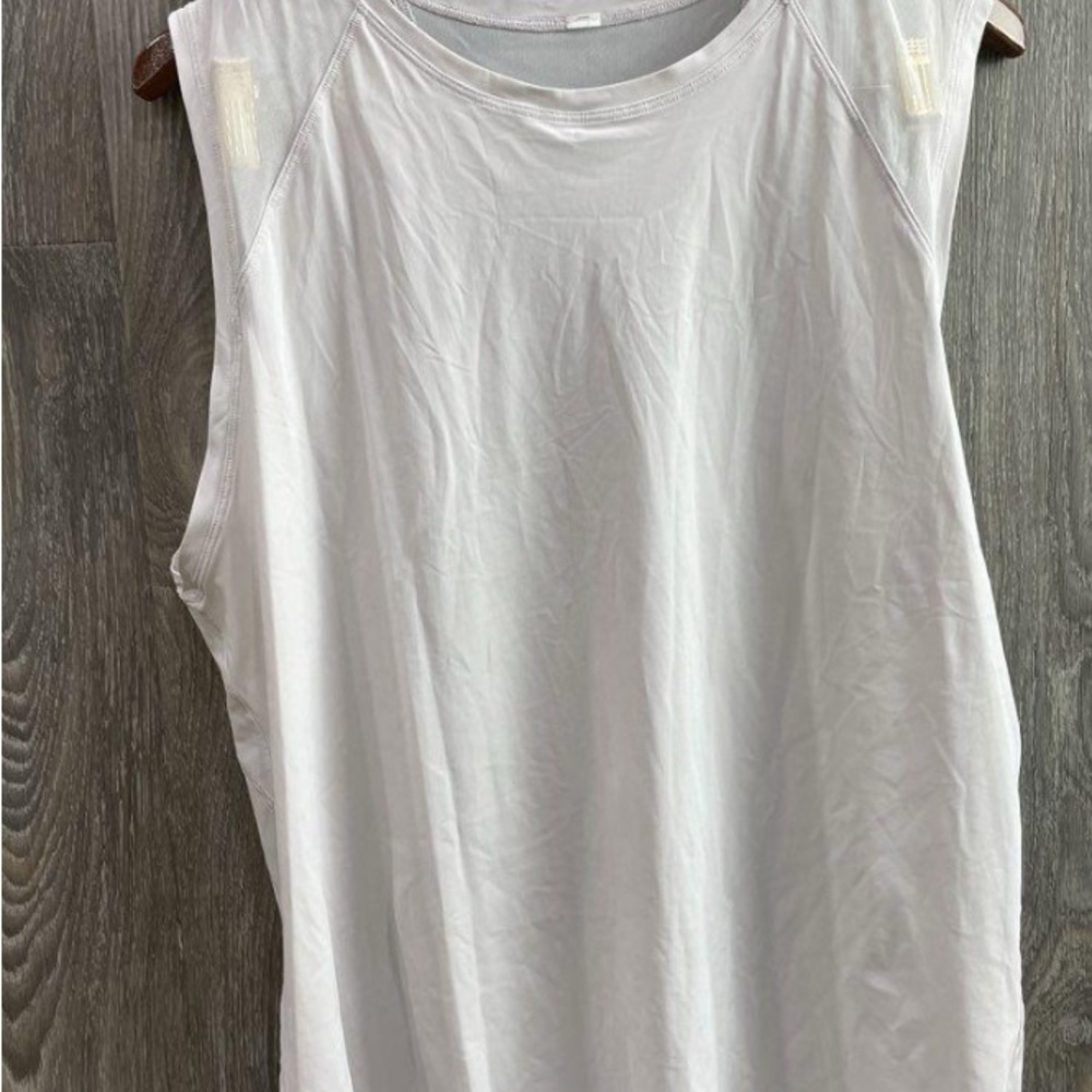 Lululemon/ White Sleeveless Top/ Lululemon Tank size 10